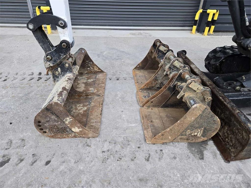 Bobcat E27 Міні-екскаватори < 7т