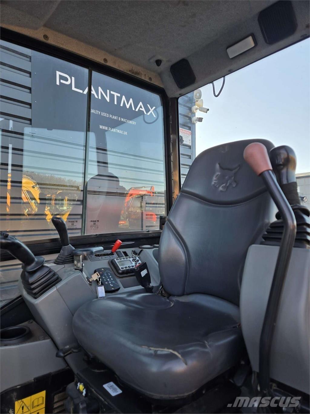 Bobcat E27 Міні-екскаватори < 7т