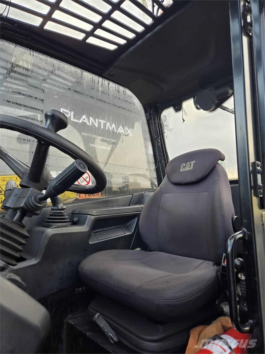 CAT TH417 Телескопічні навантажувачі