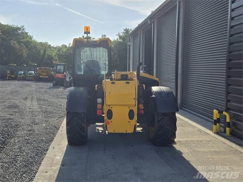 JCB -- Телескопічні навантажувачі
