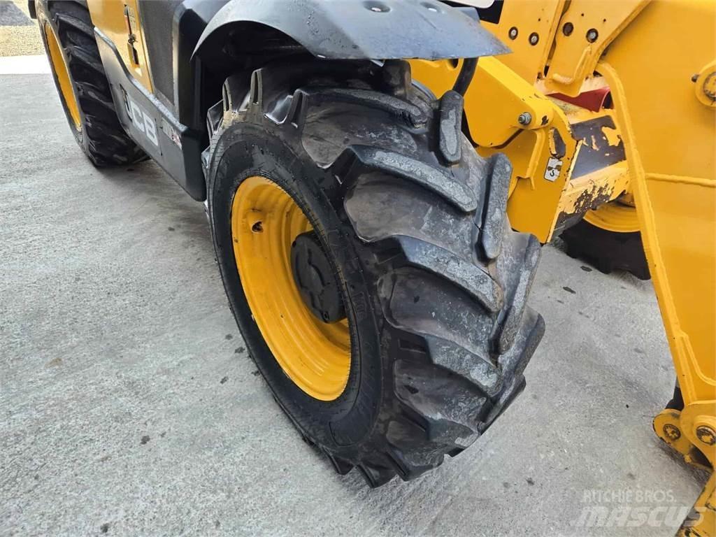 JCB 535-95 Телескопічні навантажувачі
