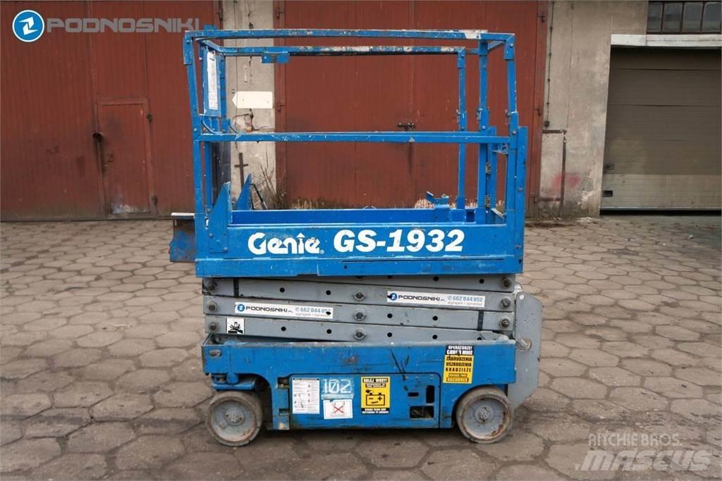 Genie 1932 Підйомники-ножиці