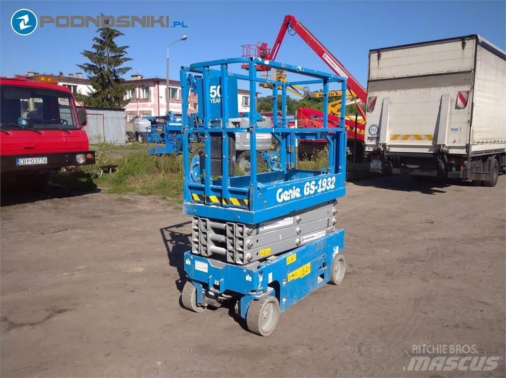Genie 1932 Підйомники-ножиці