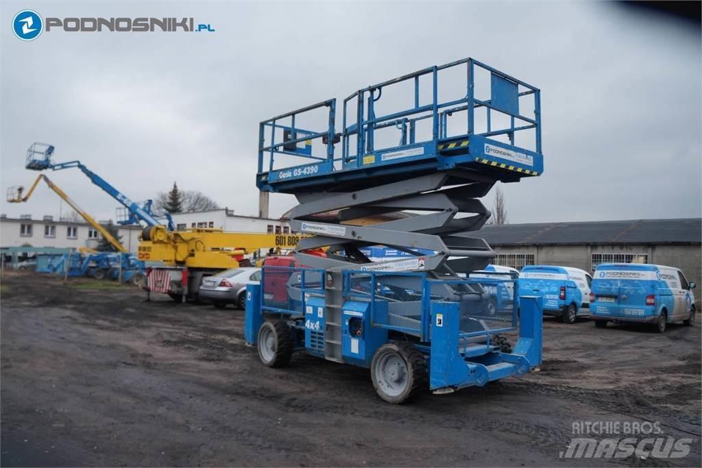 Genie 4390 Підйомники-ножиці