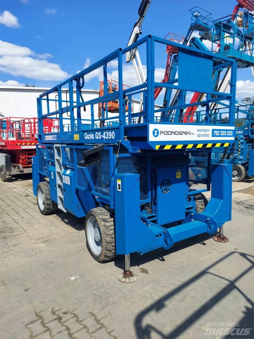 Genie GS-4390 RT Підйомники-ножиці