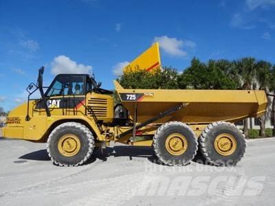 CAT 725 Зчленовані самоскиди