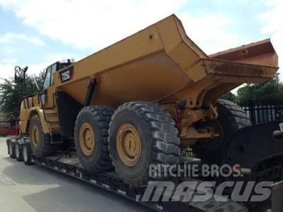 CAT 725C Зчленовані самоскиди