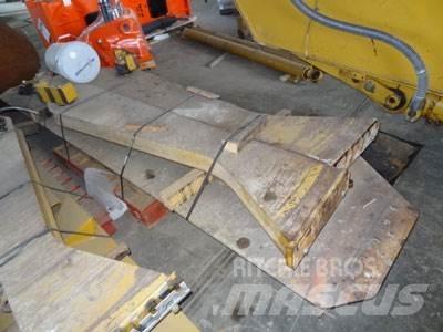 CAT 740 Tailgate Інше обладнання