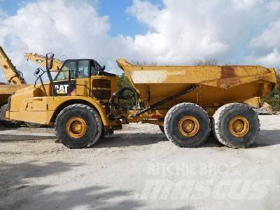 CAT 740B Зчленовані самоскиди