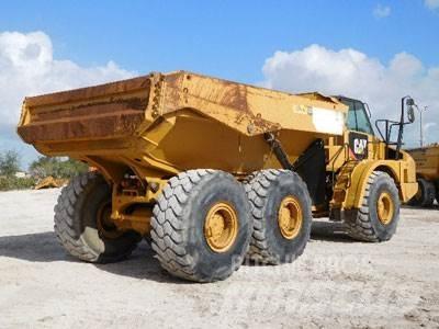 CAT 740B Зчленовані самоскиди