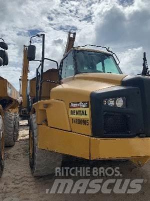 CAT 740B Зчленовані самоскиди