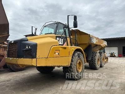 CAT 740B Зчленовані самоскиди