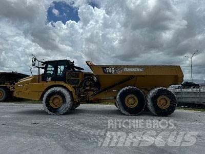 CAT 745-04A Зчленовані самоскиди