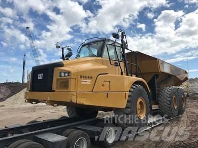 CAT 745C Зчленовані самоскиди