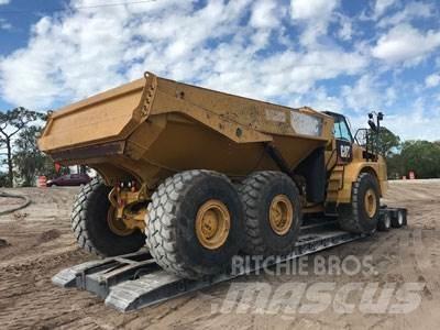 CAT 745C Зчленовані самоскиди