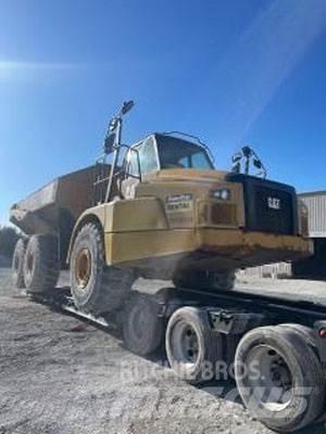 CAT 745C Зчленовані самоскиди