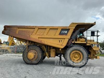 CAT 775E Кар`єрні самоскиди