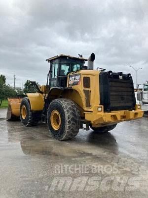 CAT 966M Фронтальні навантажувачі