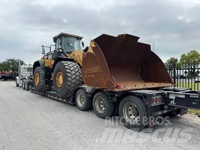 CAT 982M Фронтальні навантажувачі
