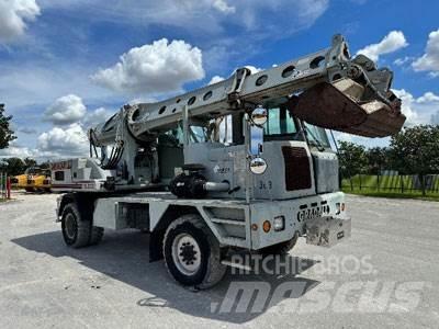 Gradall XL3100 Колісні екскаватори