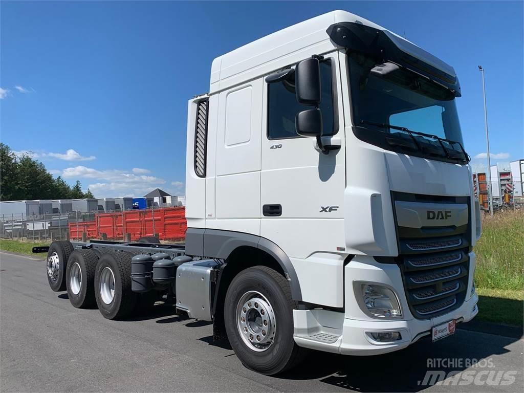 DAF XF 430 8x4*4 Шасі з кабіною