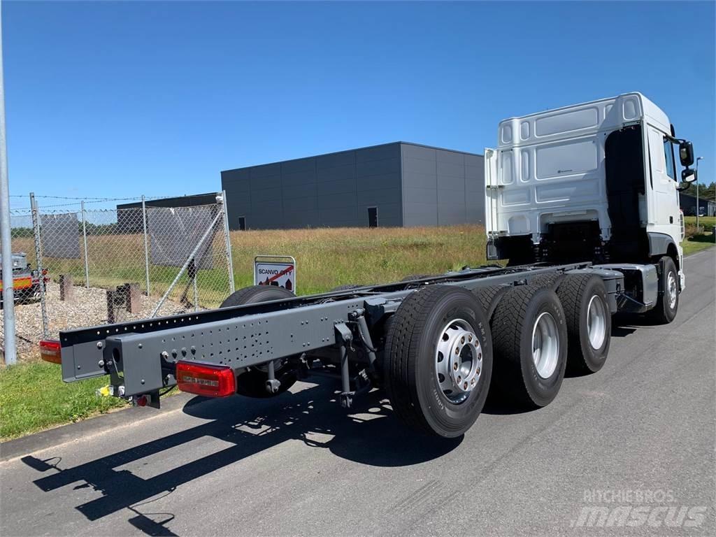 DAF XF 430 8x4*4 Шасі з кабіною