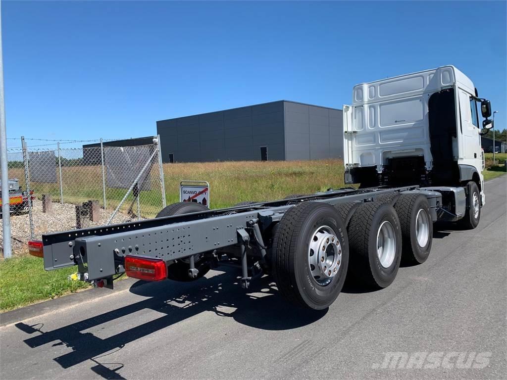 DAF XF 430 8x4*4 Шасі з кабіною