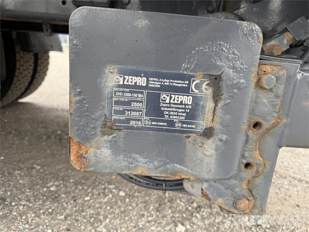 Scania G320 4x2 Тентовані вантажівки