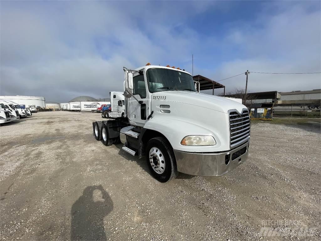 Mack CXU613 Тягачі