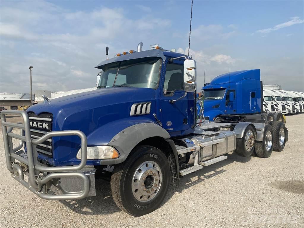 Mack GRANITE Тягачі