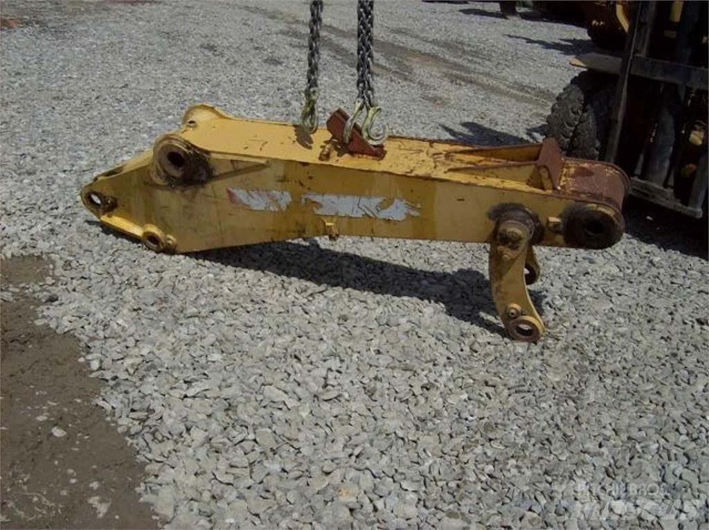 CAT 212 Шасі