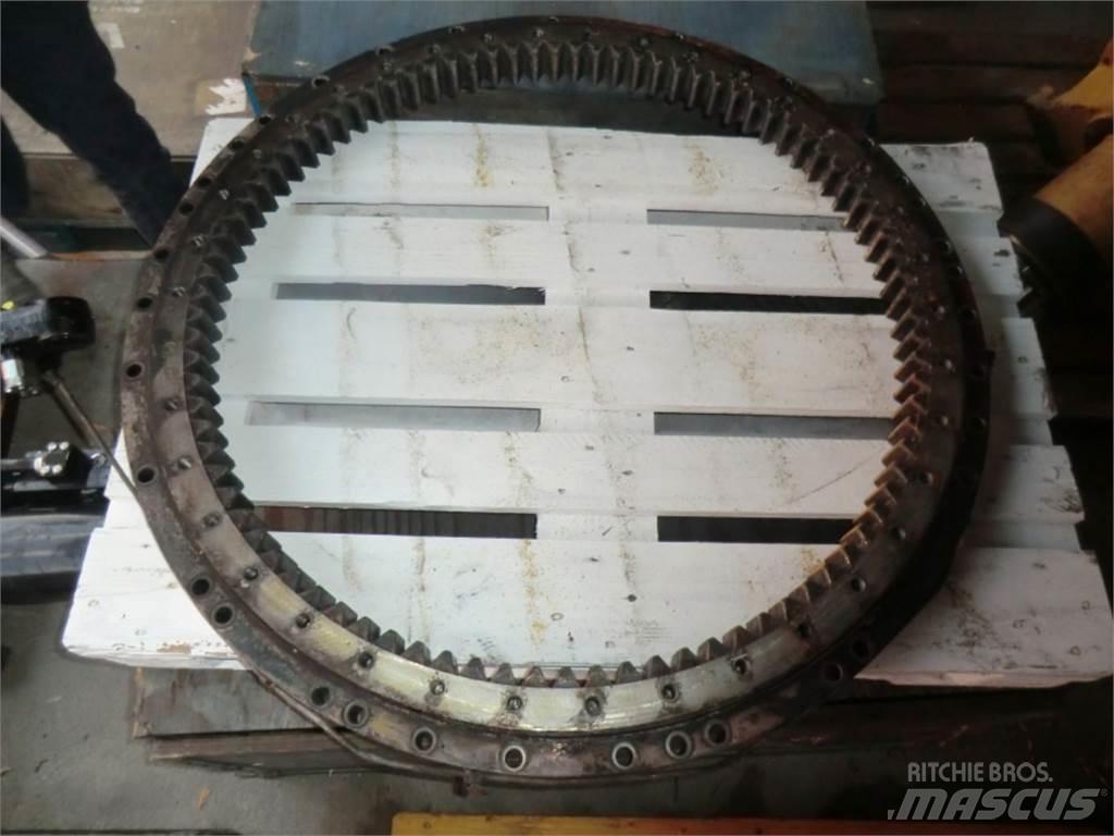 CAT 231D Шасі