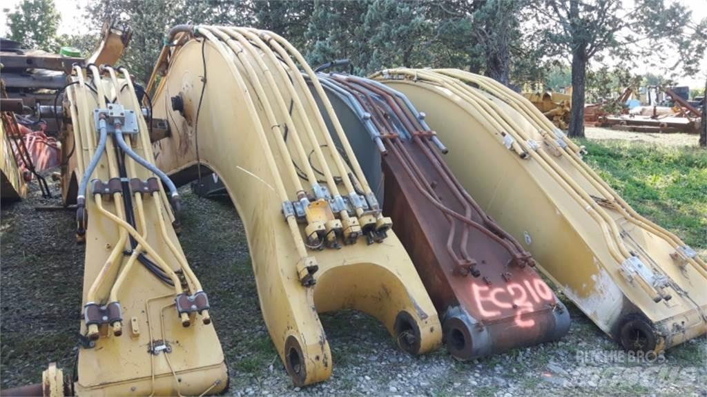 CAT 231D Шасі