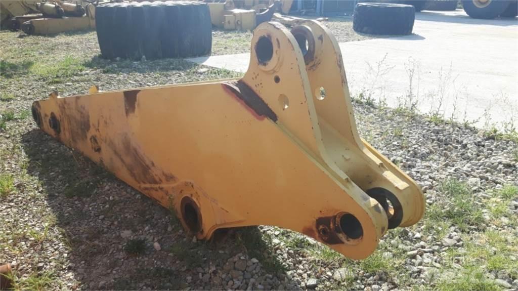 CAT 231D Шасі