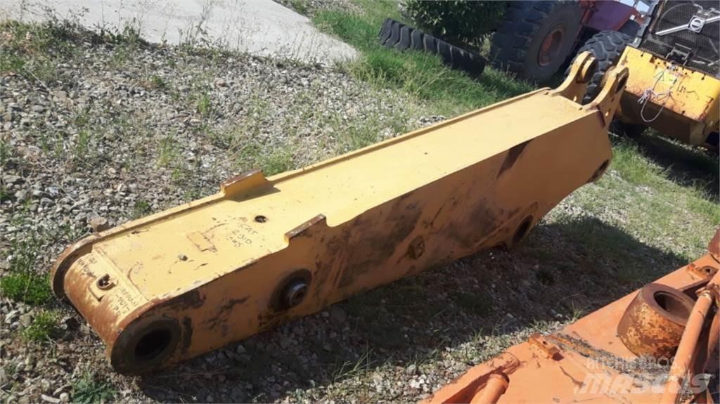 CAT 231D Шасі