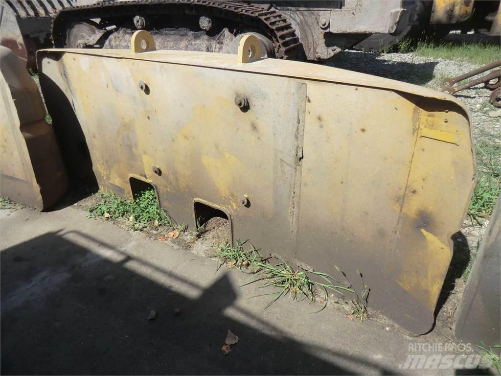 CAT 317B Шасі