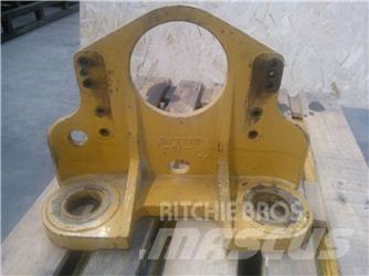 CAT 3208 Двигуни
