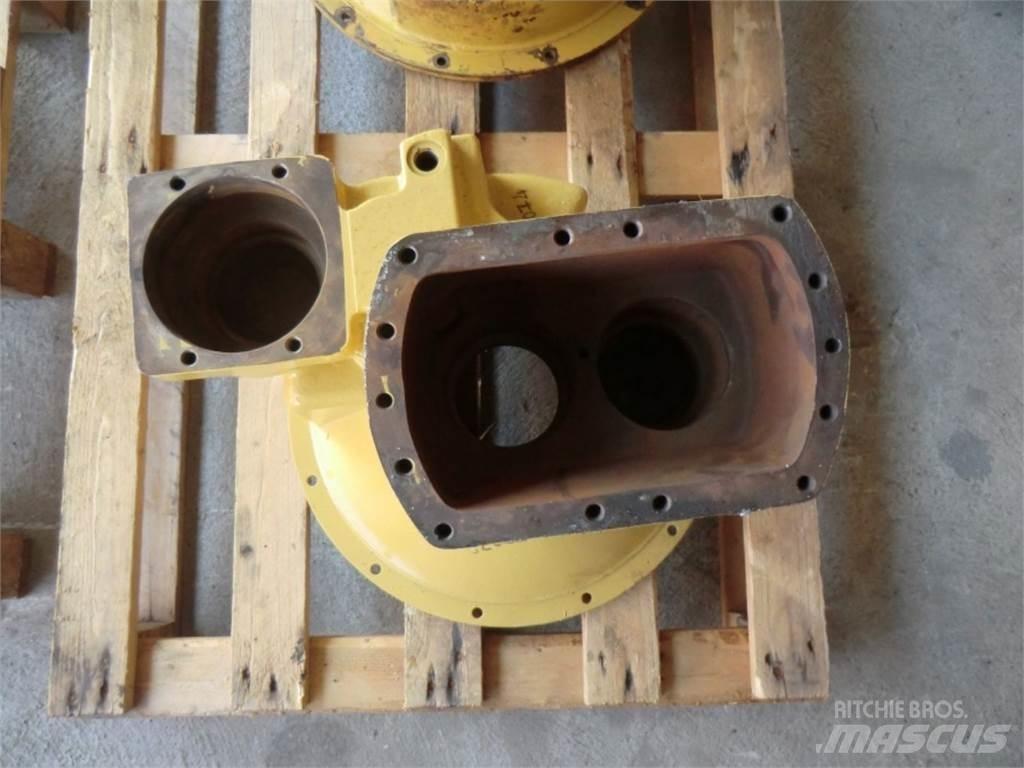 CAT 320B Шасі
