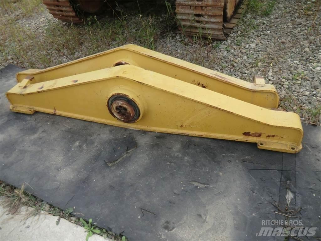CAT 323D Шасі