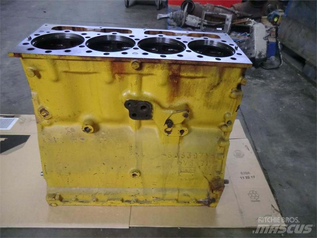 CAT 3304 Двигуни