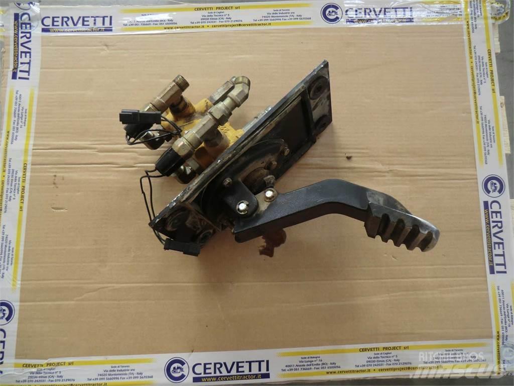 CAT 735 Будтехніка - Інші