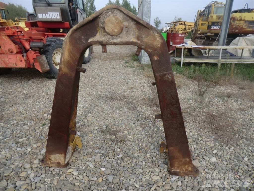 CAT 735 Шасі