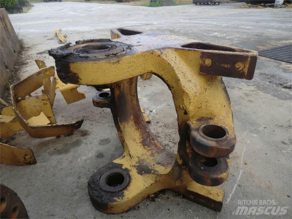 CAT 735 Шасі