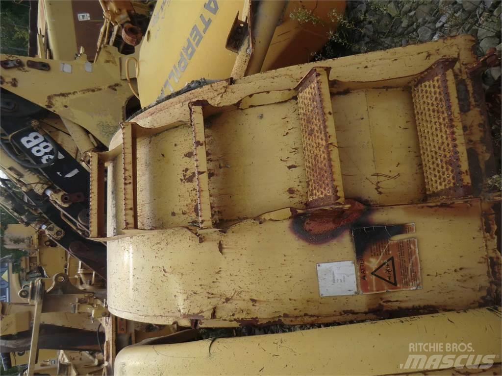 CAT 735 Шасі