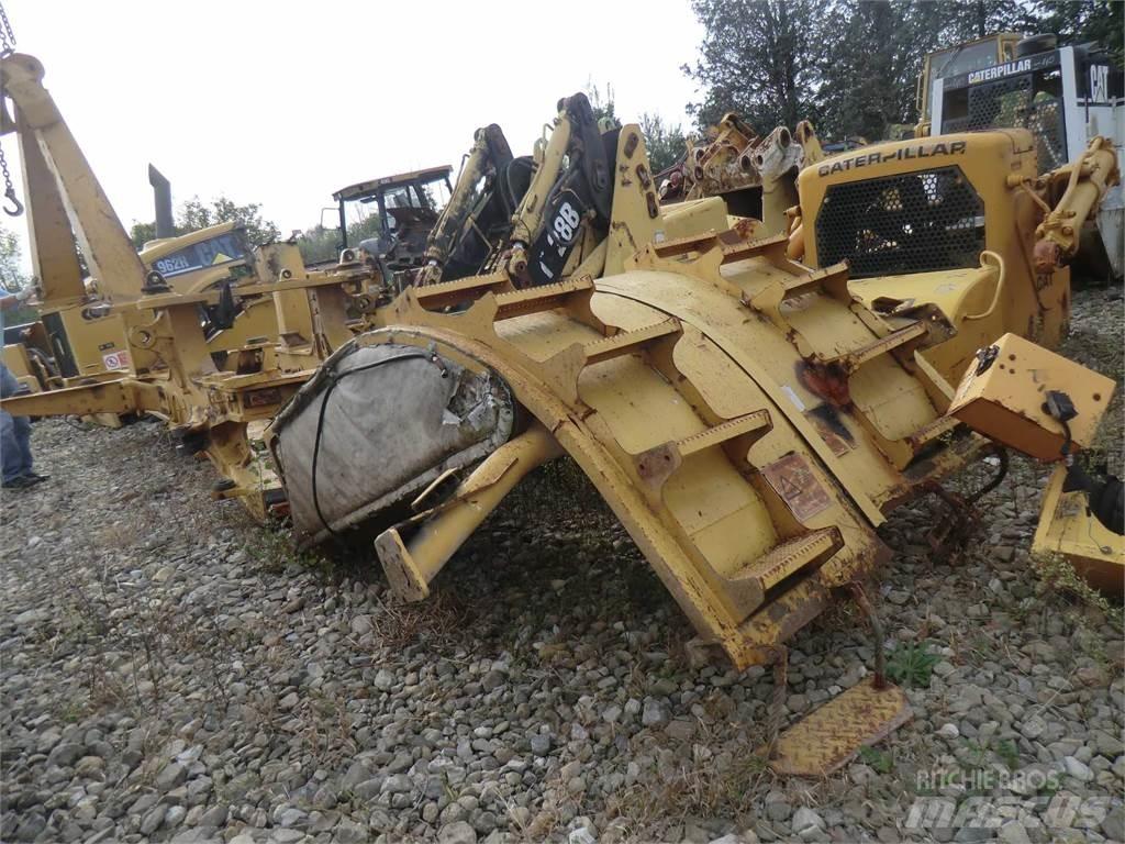 CAT 735 Шасі