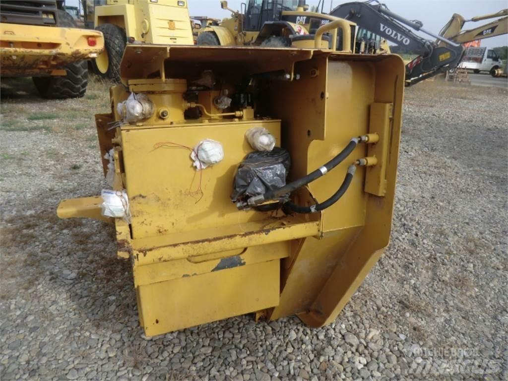 CAT 735 Шасі