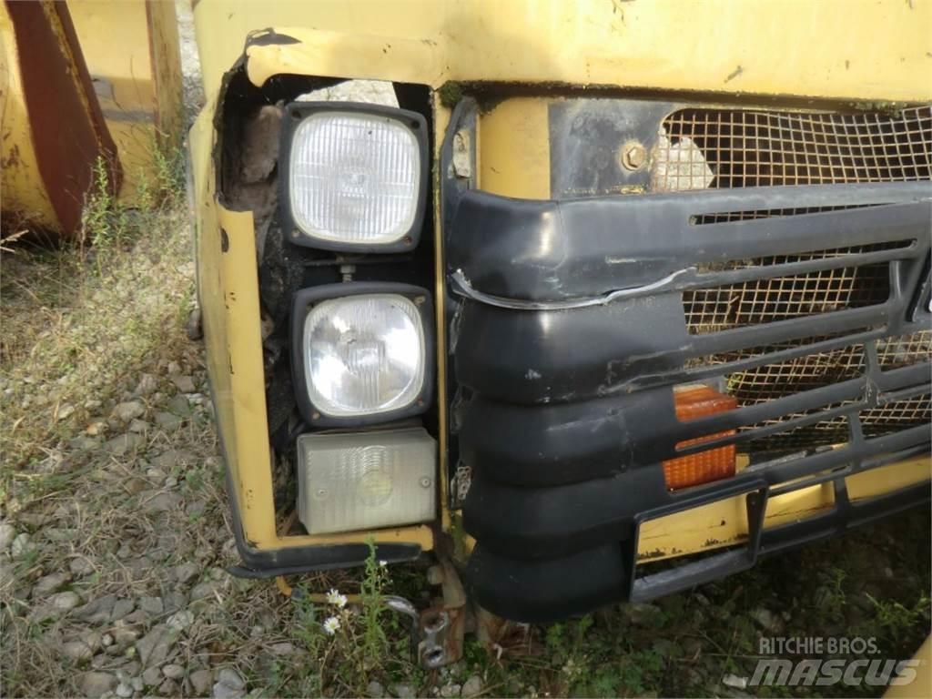 CAT 735 Шасі