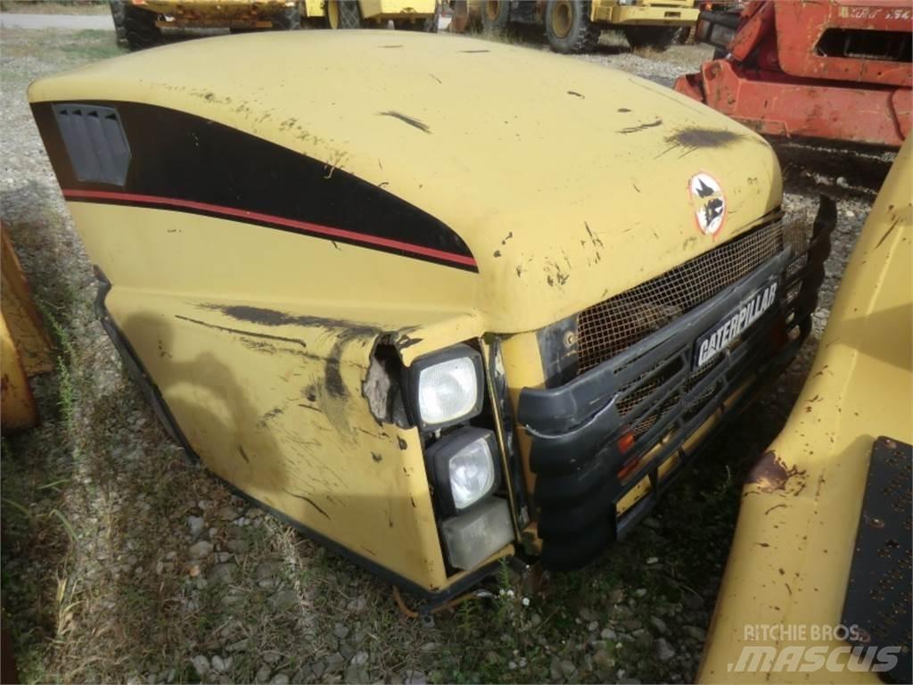 CAT 735 Шасі