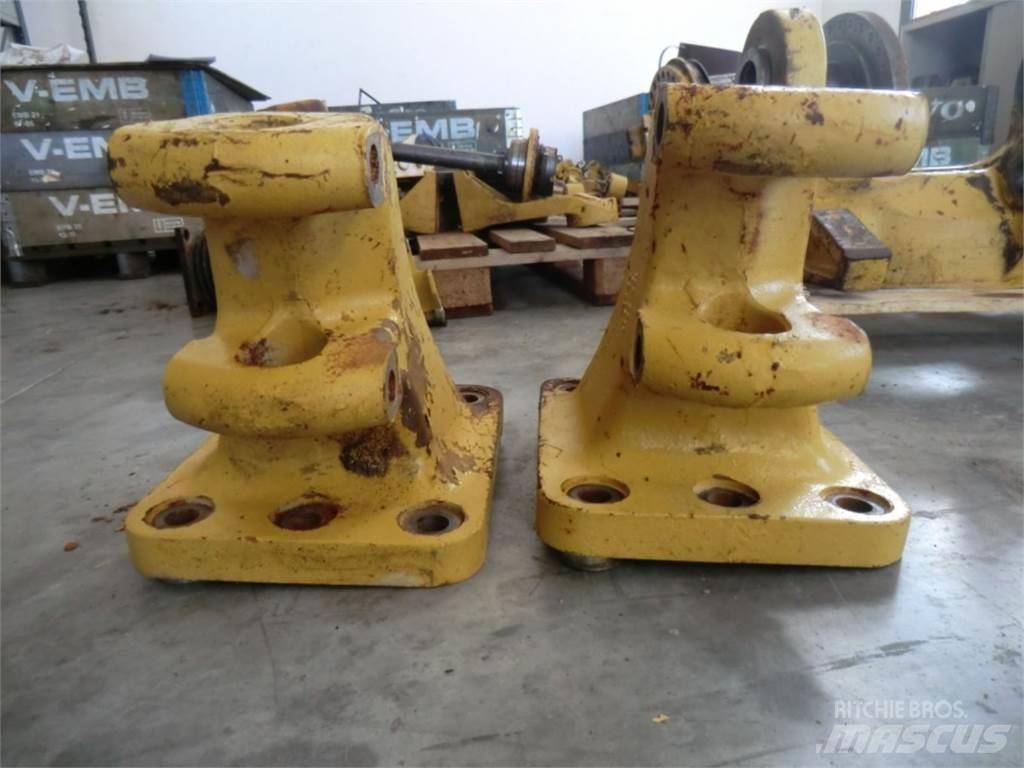 CAT 735 Шасі