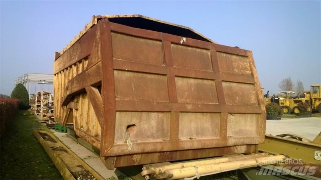 CAT 735 Шасі